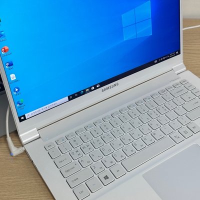 [삼성 중고 노트북]삼성 올웨이즈9 nt900x5n 15인치 노트북 i3